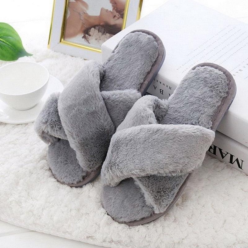 Warm Fluffy Slippers Women Faux Fur Slipper Indoor Floor Slides Flat Soft Furry House Warm Comfortable Fuzzy Furry Bedroom Slippers Indoor Cozy Memory Foam Anti-Slip Flip Flops