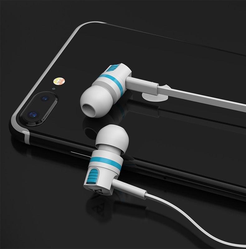 Wired in-Ear Headphones With Tangle-Free Cord Noise Isolating Bass Driven Sound Metal Earphones Carry Case Ear Bud Tips In-ear Earphone  Super Bass Sound Sport Headset With Mic for Phones Ear Phone For Women 3.5mm