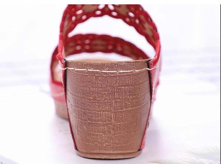 Woman Sandals For Beach Slip On Fashion Sandals Women Thick Bottom Footwear Flat Sandals Soft Leather Vintage Summer Casual Non-Slip Beach Platform Shoes Sandals